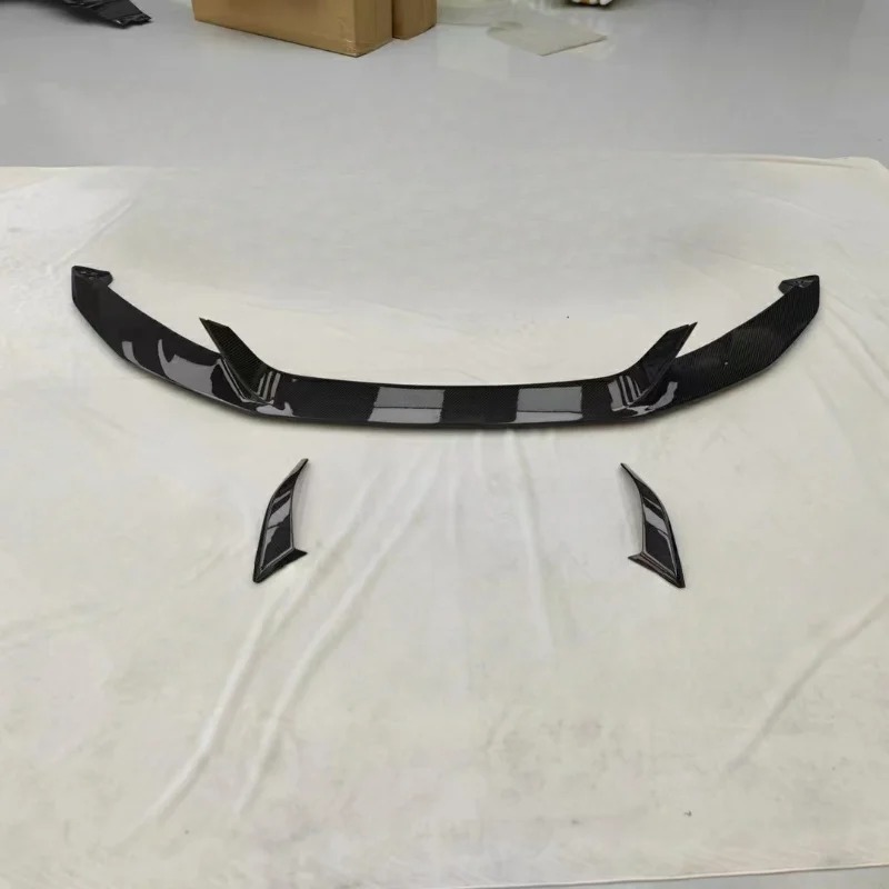 Customized New Upper Front Diffuser Body Kit for  DB11 Upgrade with Pk Style Dry Carbon Fiber Upper Front Lip
